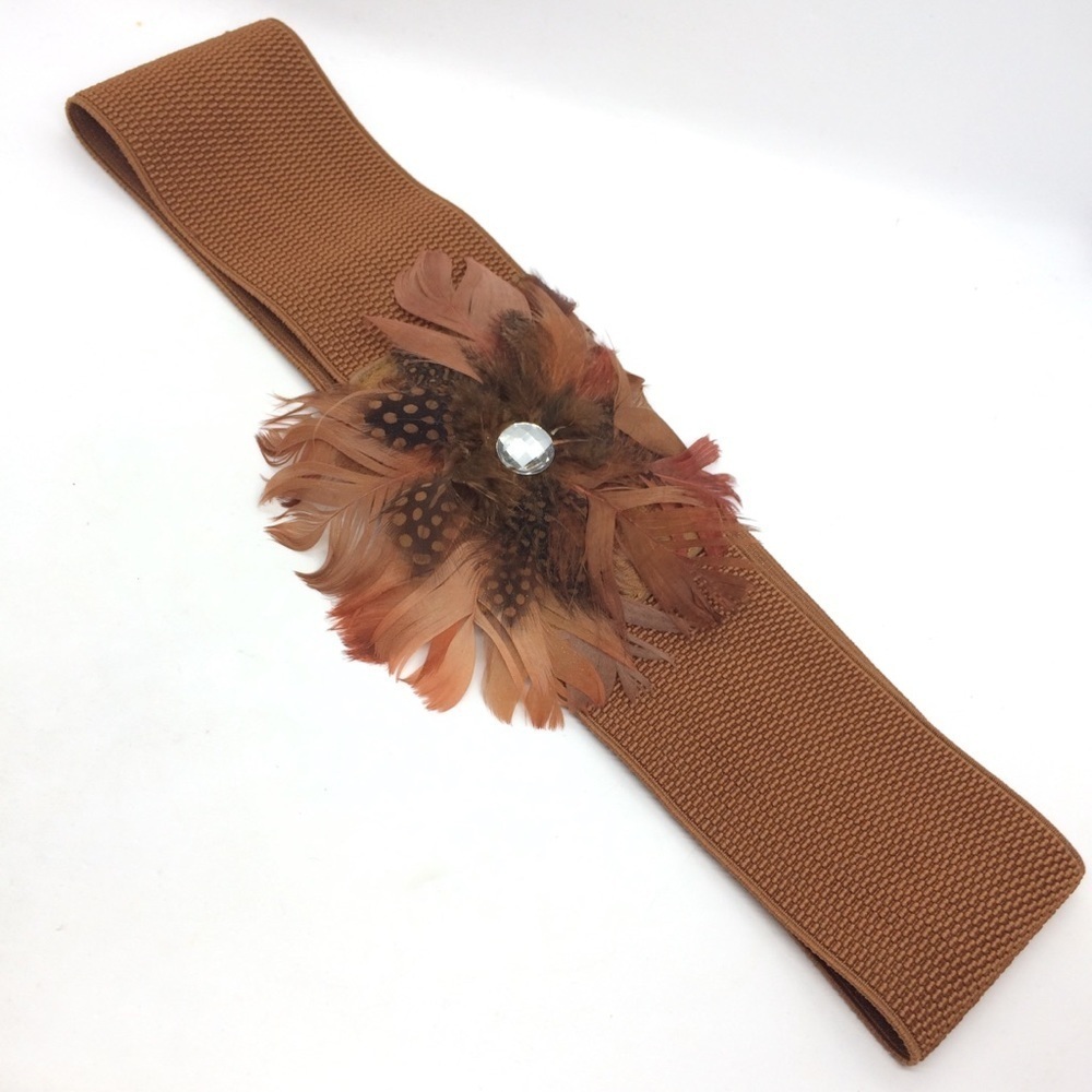 3/$30 VINTAGE FEATHER STRETCH BELT WIDE BROWN RHINESTONE ELASTIC FAUX LEATHER